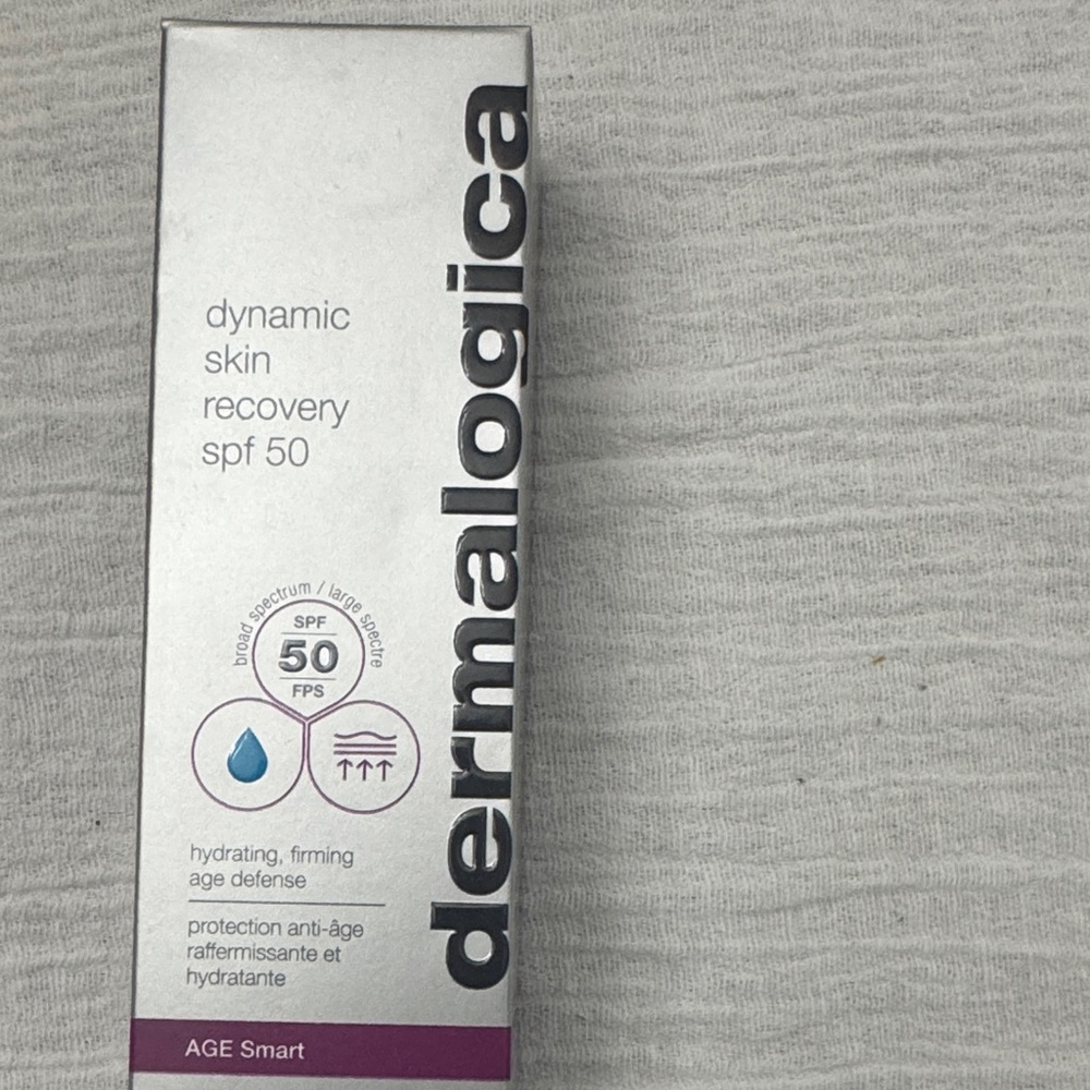 Dermalogica Dynamic Skin Recovery SPF 50 - Silver and White